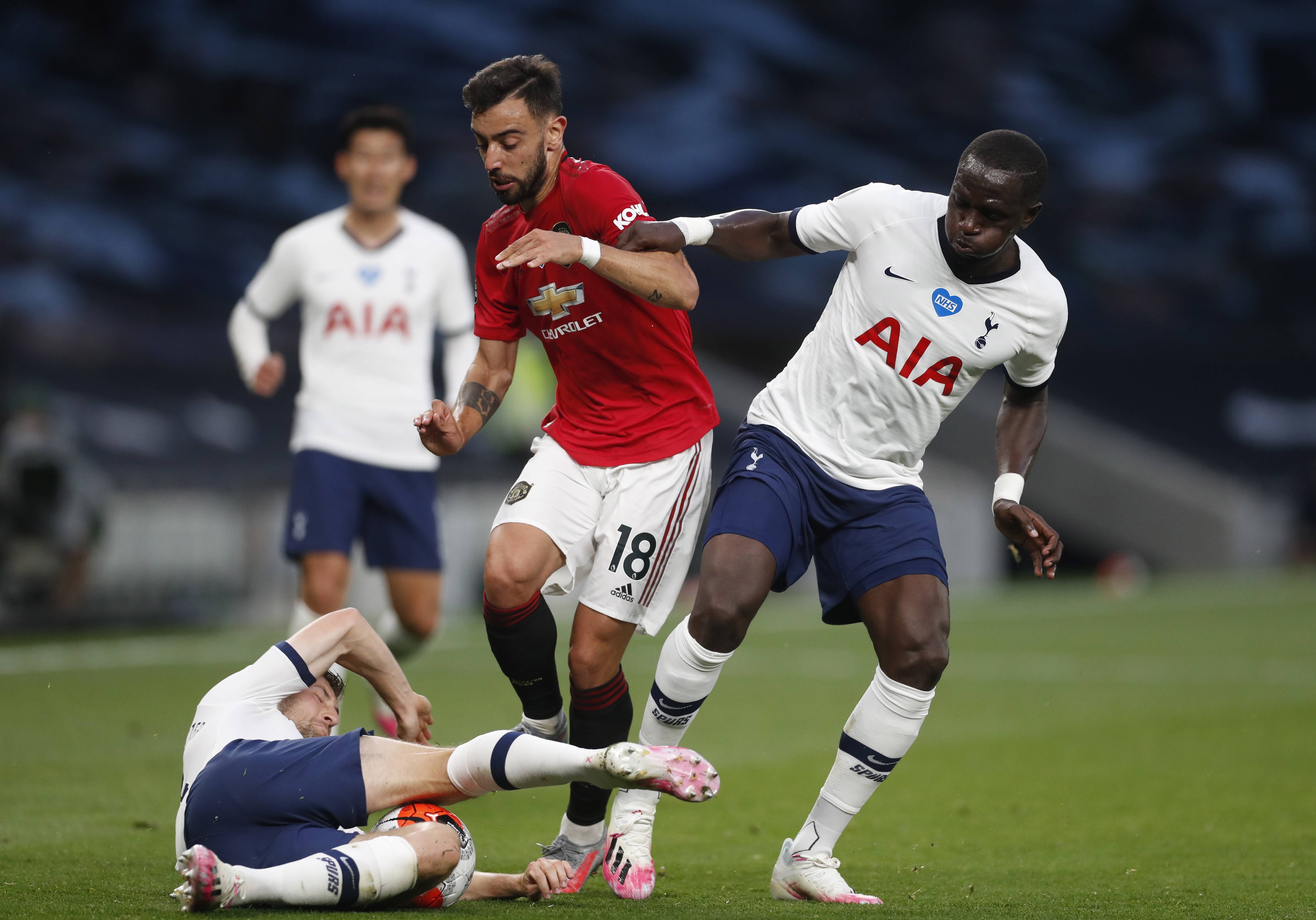 首秀場面尷 首秀場面尷